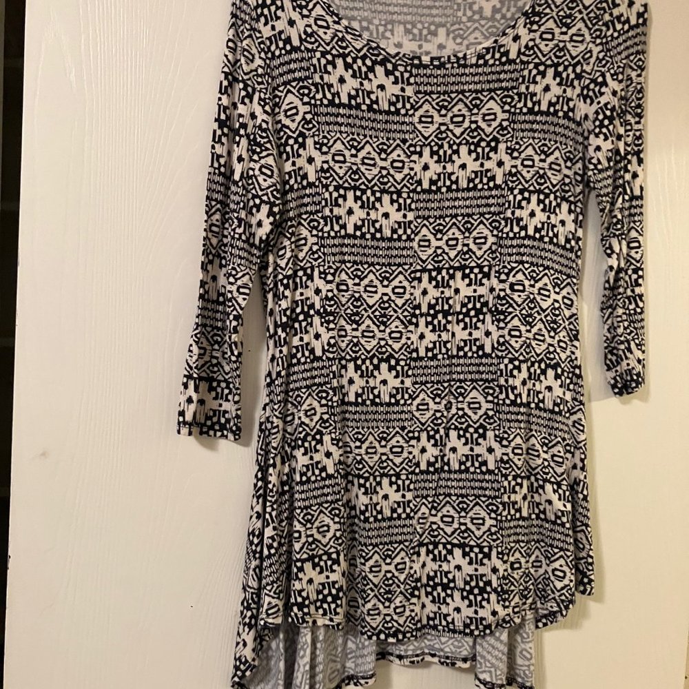 lulu e bebe Tunic Top